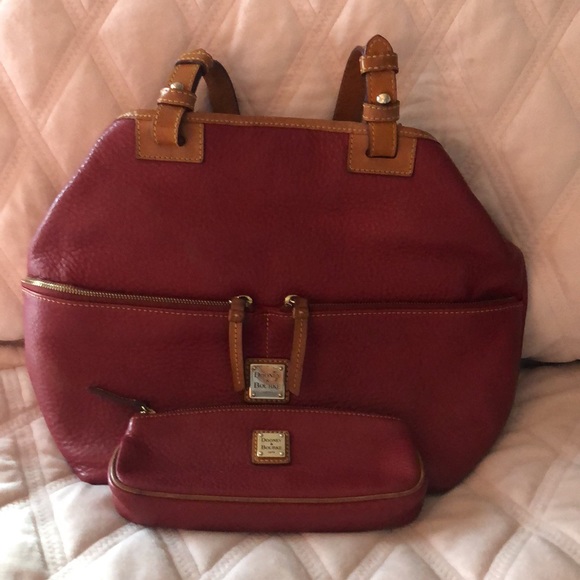 Dooney & Bourke Red Large Handbag with matching Makeup Bag - Picture 12 of 14